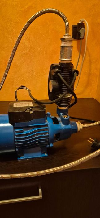 Хидрофорна помпа с пресконтролер