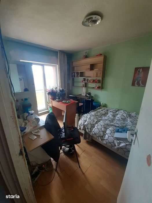 Apartament 4 Camere Decomandate, 80 mp, 2 Balcoane, etaj Intermediar,