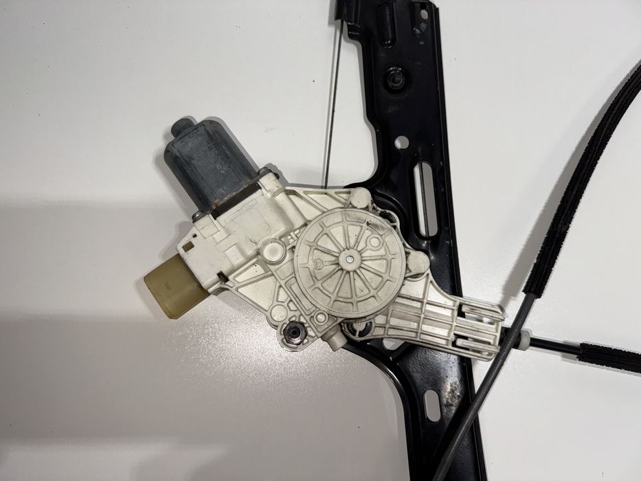 Macara electrica geam stanga dreapta fata spate bmw e90, e87, e91, e92