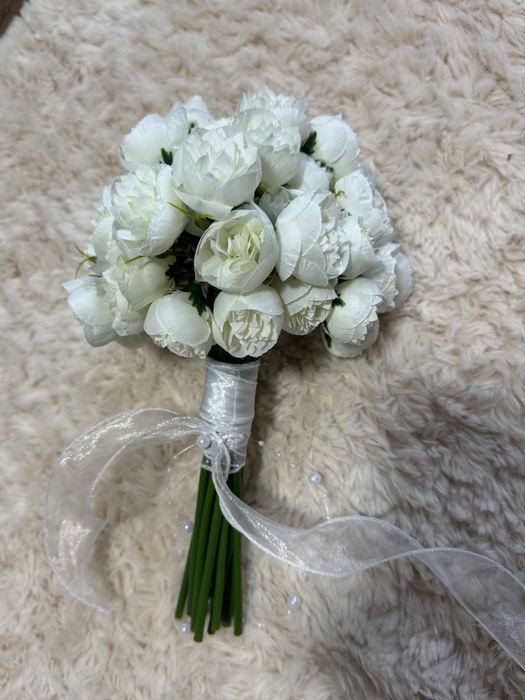 Buchet de bujori artificiali