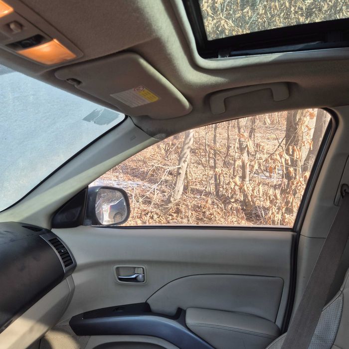 Vând Mitsubishi Outlender