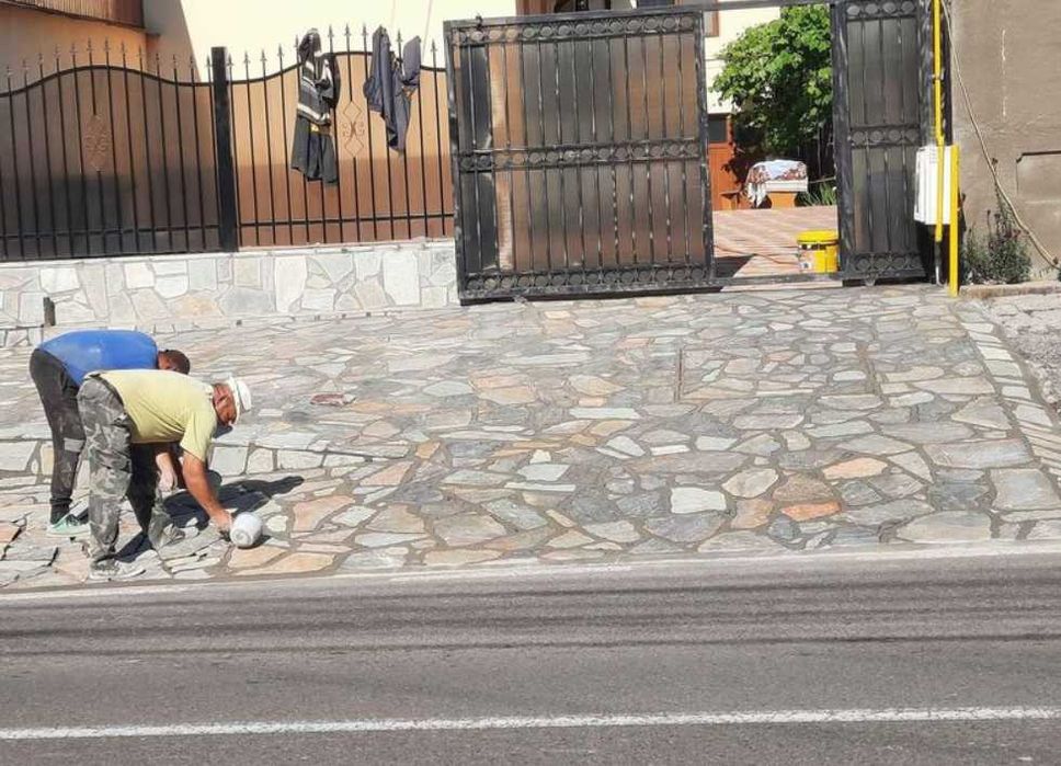Piatră Naturală Decorativă pentru Spații Exterioare