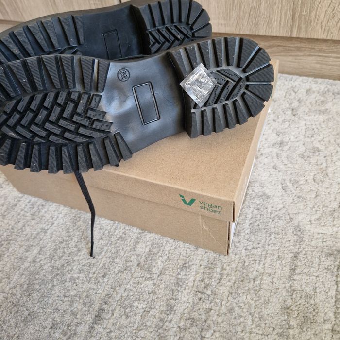 Дамски обувки нови