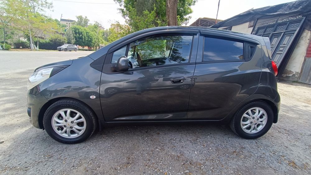 Спарк автомашинаси сотилади