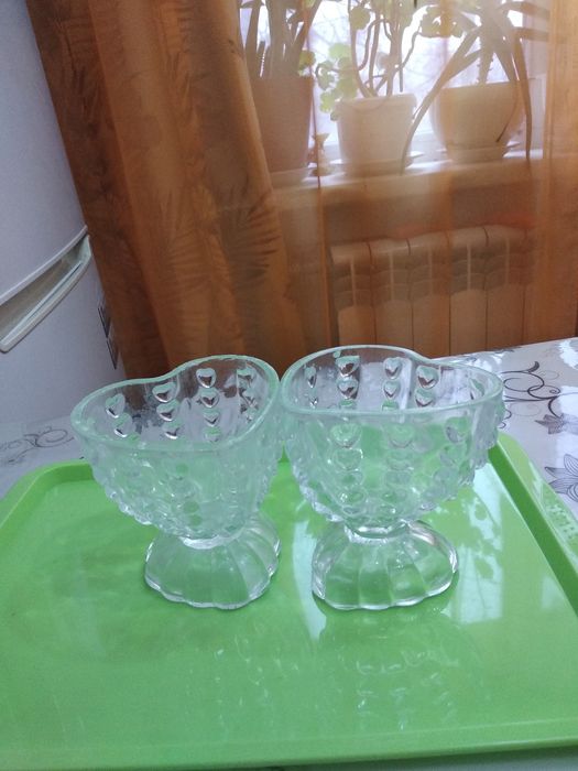 Вазочки стеклянные.
