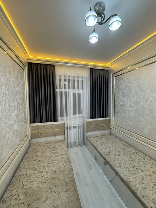 Angrenda 5/3 daxasida 3 xonali 1 etaj kvartira sotiladi