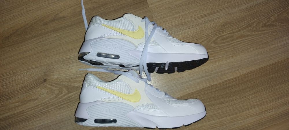 Дамски маратонки Nike