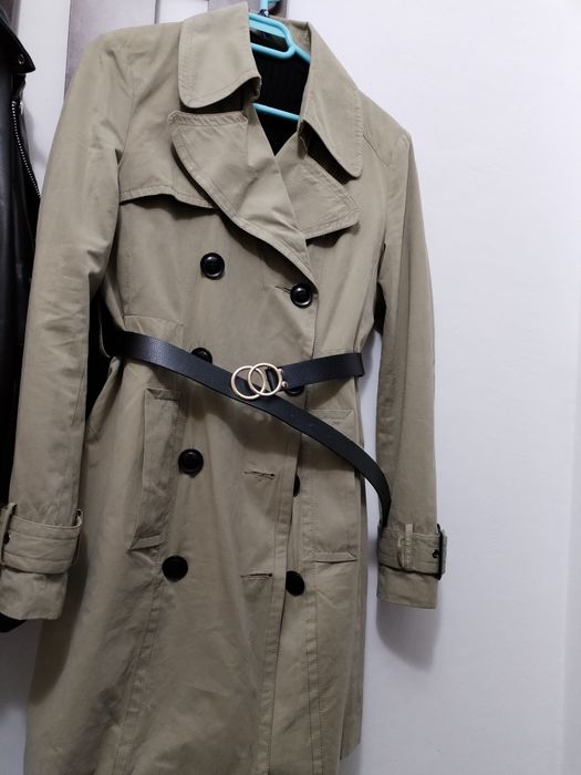 Vând trench purtat o singură dată!