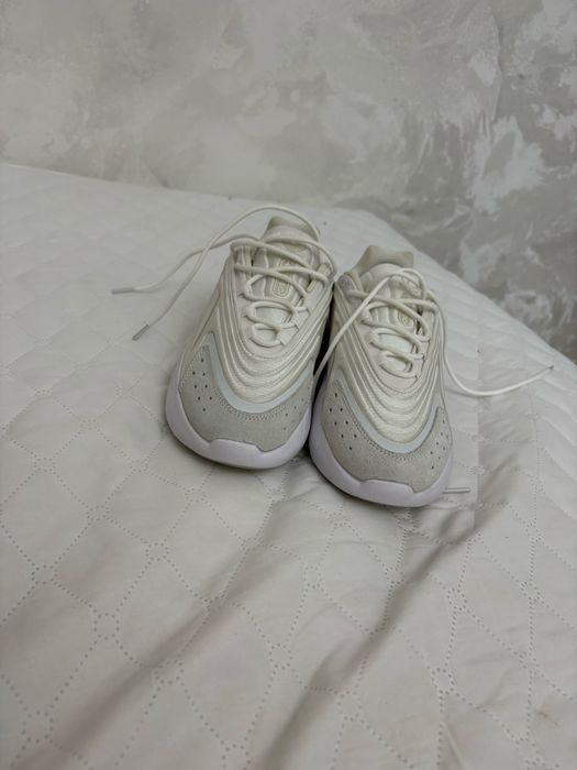Крассовки Adidas Ozelia