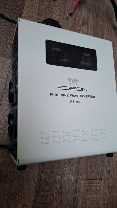 Invertor ups 12-220 sinus