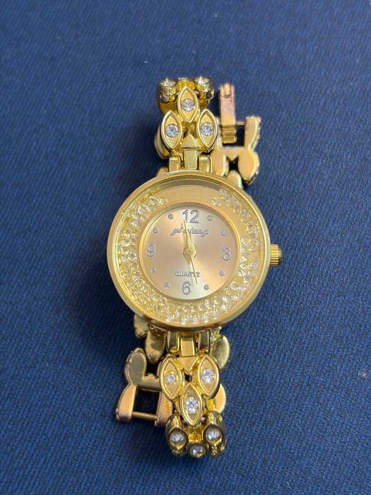 Женские наручные часы