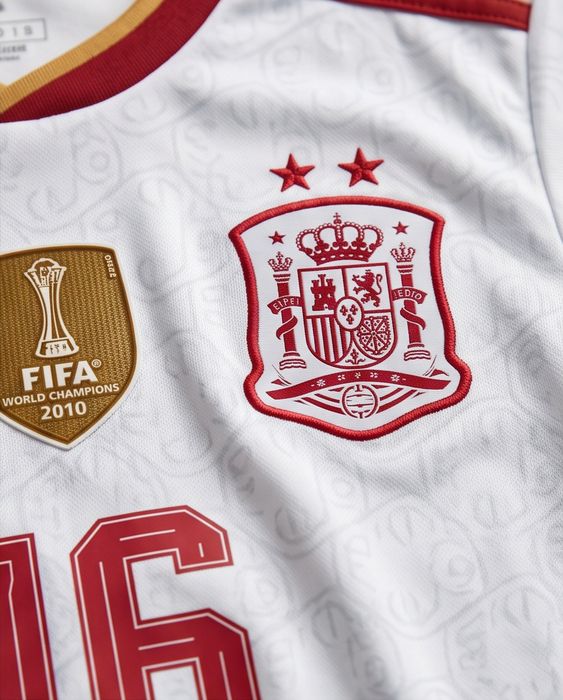 RODRIGO 16 детско юношеска футболни екипи SPAIN