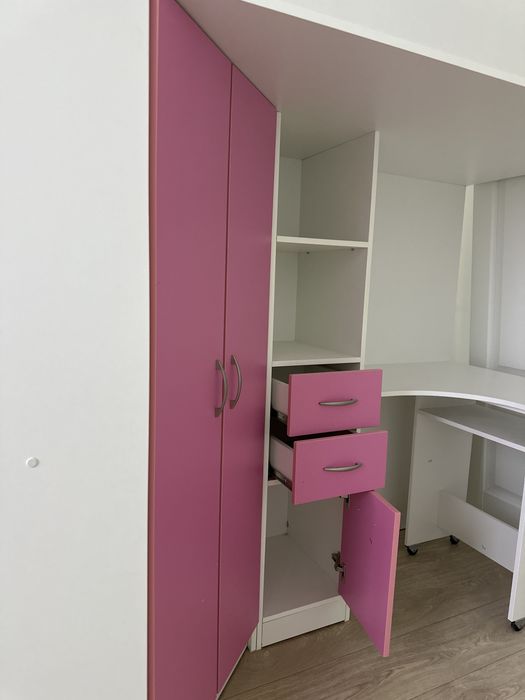 Продам кровать в детскую. Самовывоз.