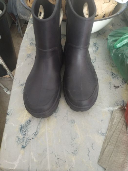 Продам резиновые сапоги