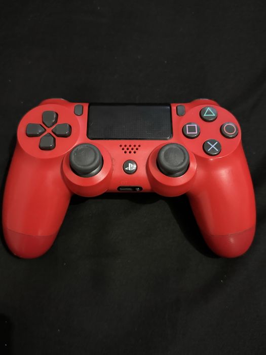 Vand PS4 slim + jocuri si 2 manete