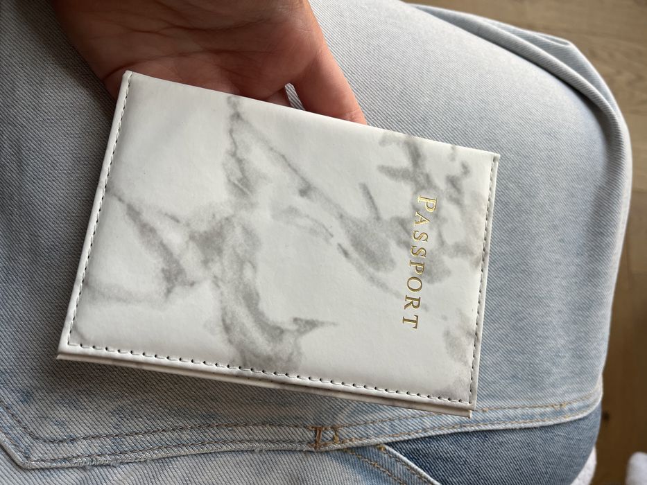 кейс за паспорта