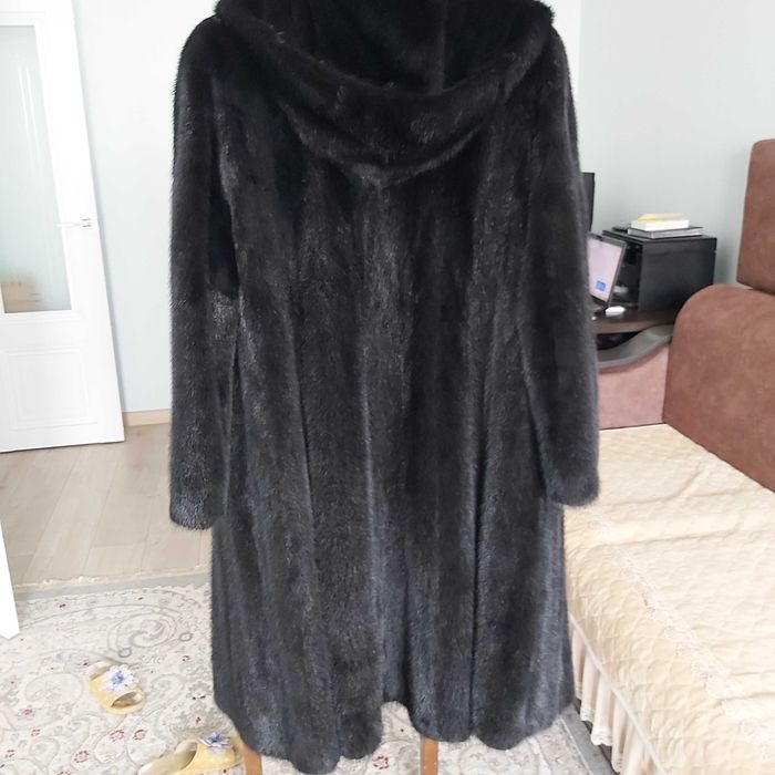 Продам шубу норковую