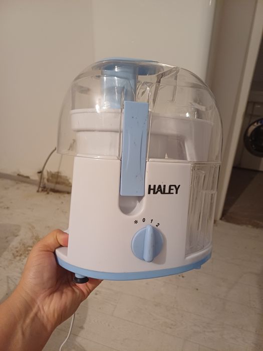 Соковыжималка в отличном состоянии