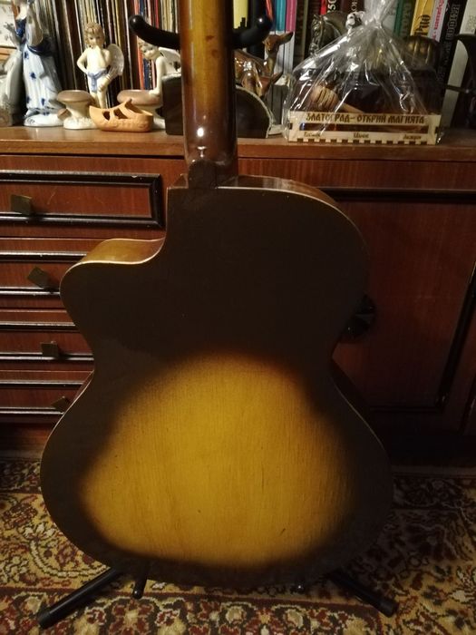 Лютиерска електроакустична китара