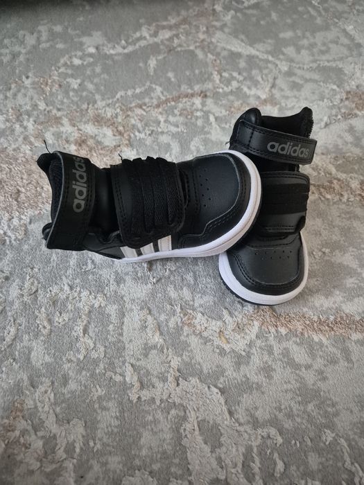 Adidasi adidas bebe , marimea 19.5