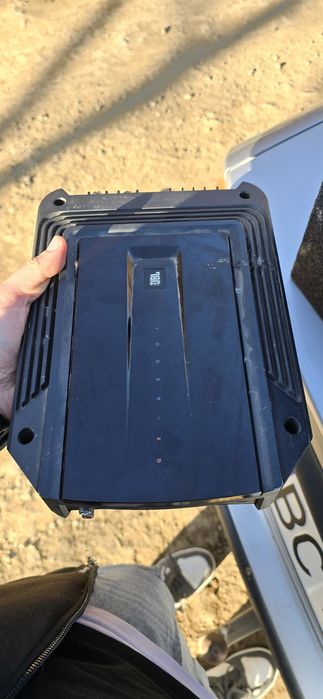 Subwoofer focal cu stație jbl