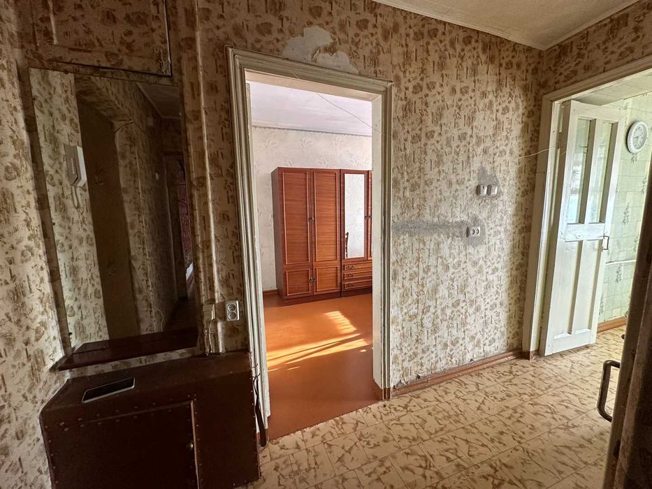 Продам 2ком  на Кривом магазине