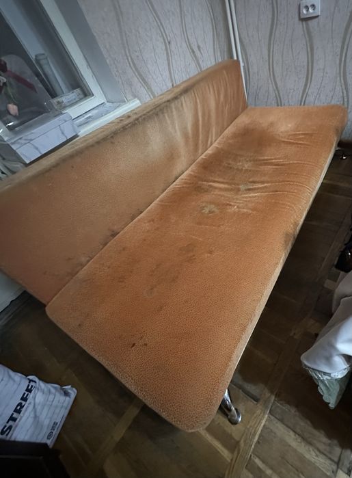 Отдам даром диван. Диван текин