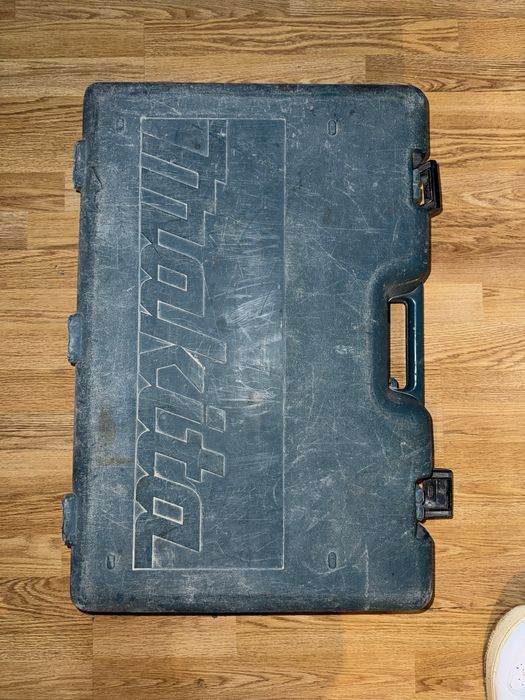 Ciocan demolator Makita