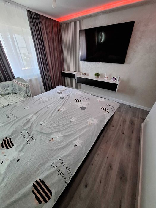 Proprietar Vand Apartament 4 cam 2 bai decomandat zona E3 Parter 80 Mp