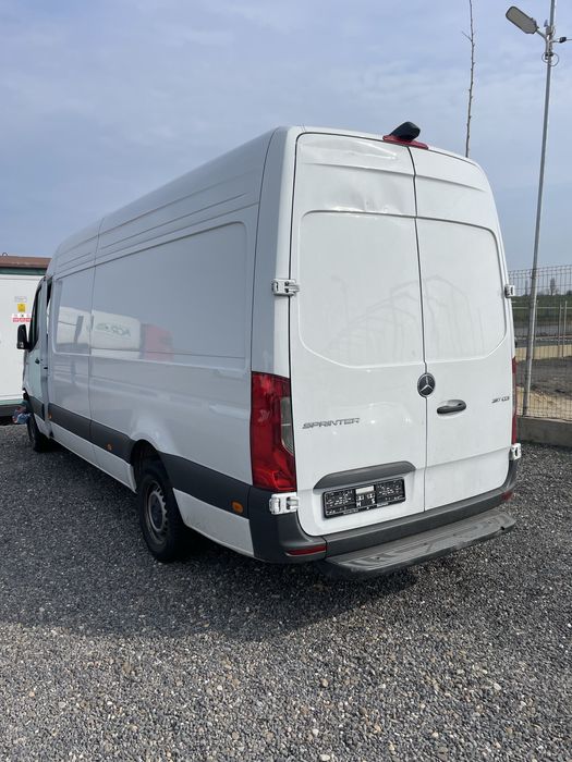 Dezmembrez sprinter 907/910 motor om654