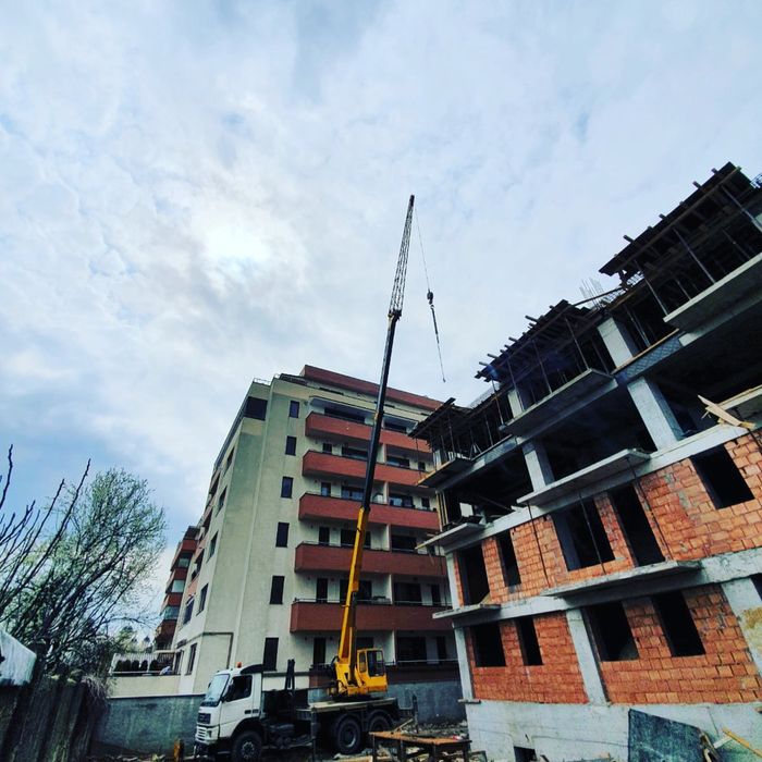 Inchiriez macara automacara