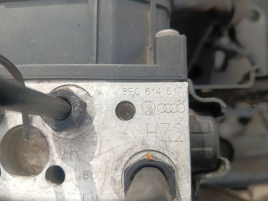 АБС помпа за audi a4 b6 b7 vs passat b5.5