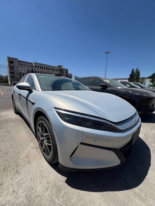 Natarus BYD HAN L 601 zapas hod dual mator 2025 yil 2.7 sekind 100 ga