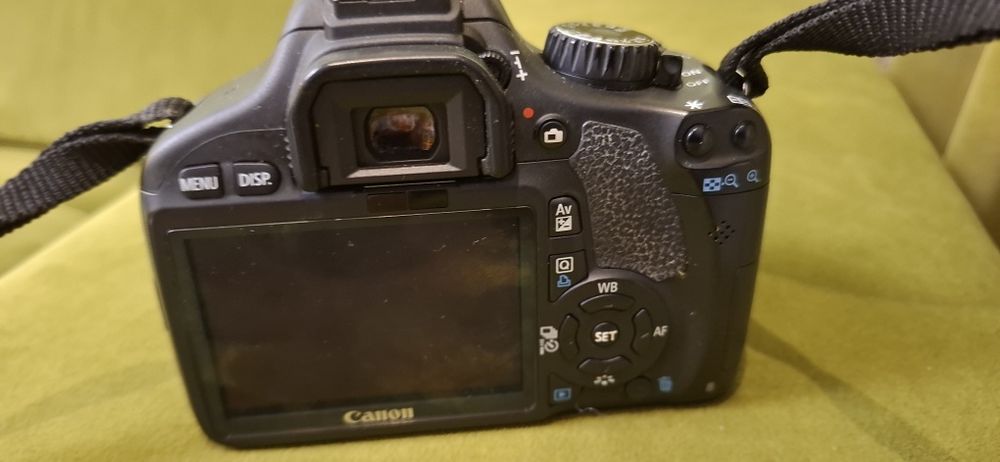 Canon EOS 550D + EF-S 18-55mm IS II + оригинална Canon чанта + пълен комплект