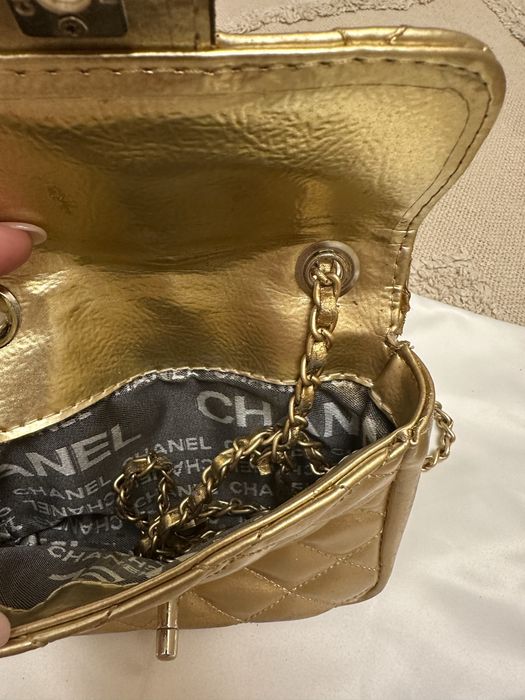 Geanta aurie Chanel