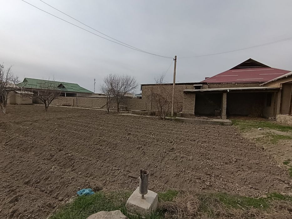 Katta Hovli sotiladi 17 sotix