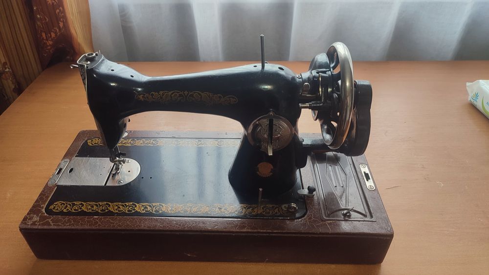 Швейная машина 15000