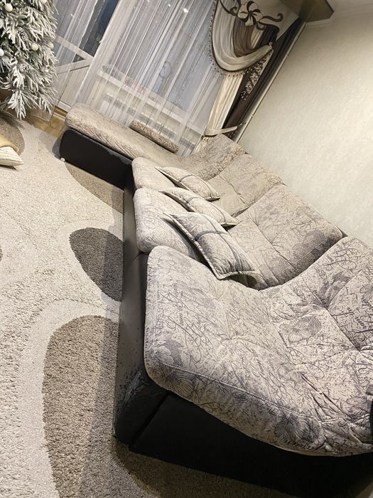 Продам диван в гостинную