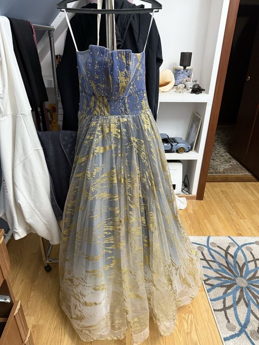 Пышное вечернее платье