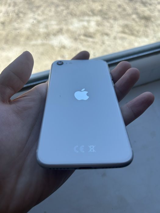Iphone SE 2020 64гб