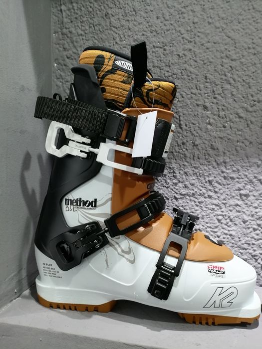 Clapari schiuri ski freestyle /freeride K2 Method B&E Nou! Marime 27.5