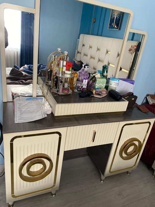 Камод айна сатылады