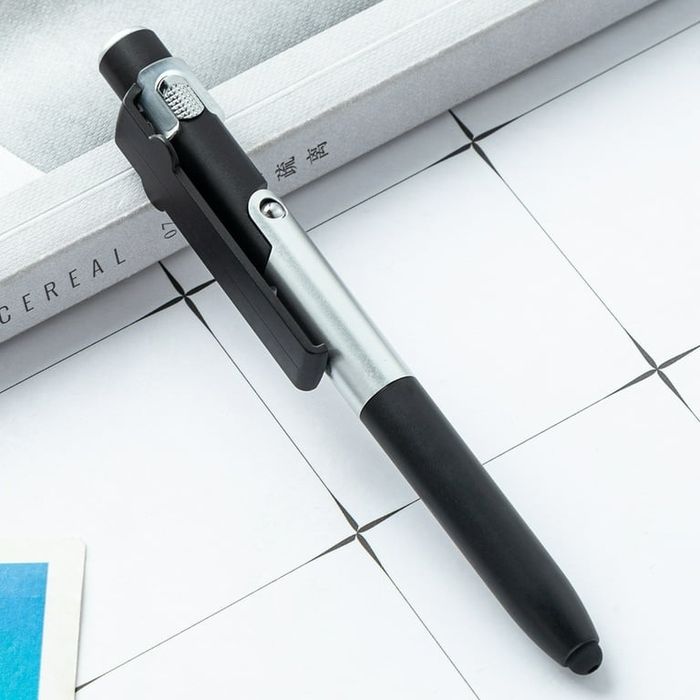 Ручка шариковая 4 в 1, стилус, фонарик, подставка для телефона