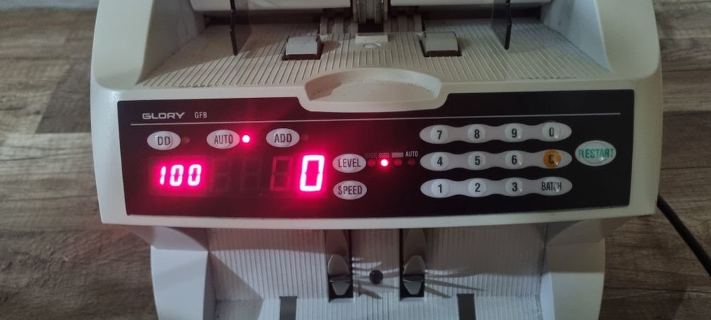 Glory GFB-800 банкнотоброячна машина , машина за броене на пари