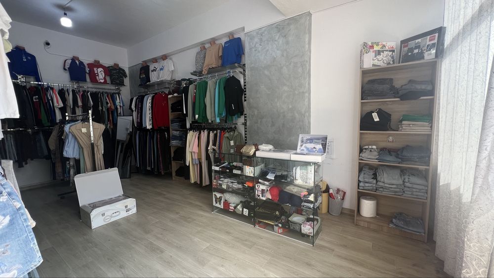 Vând afacere magazin de haine – marfă + amenajare completă