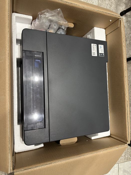 Epson L8050 в хорошем состоянии есть