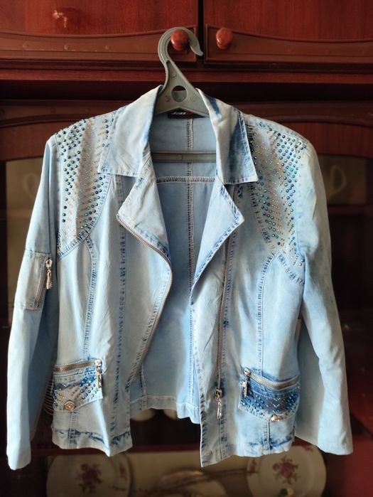 Продам женскую одежду