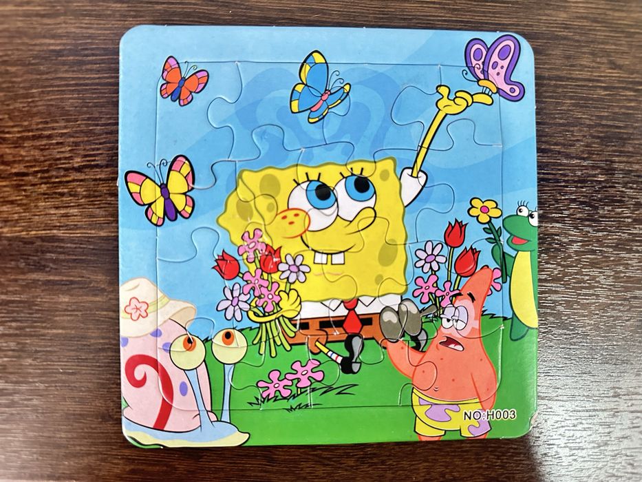 Продаются детские пазлы.