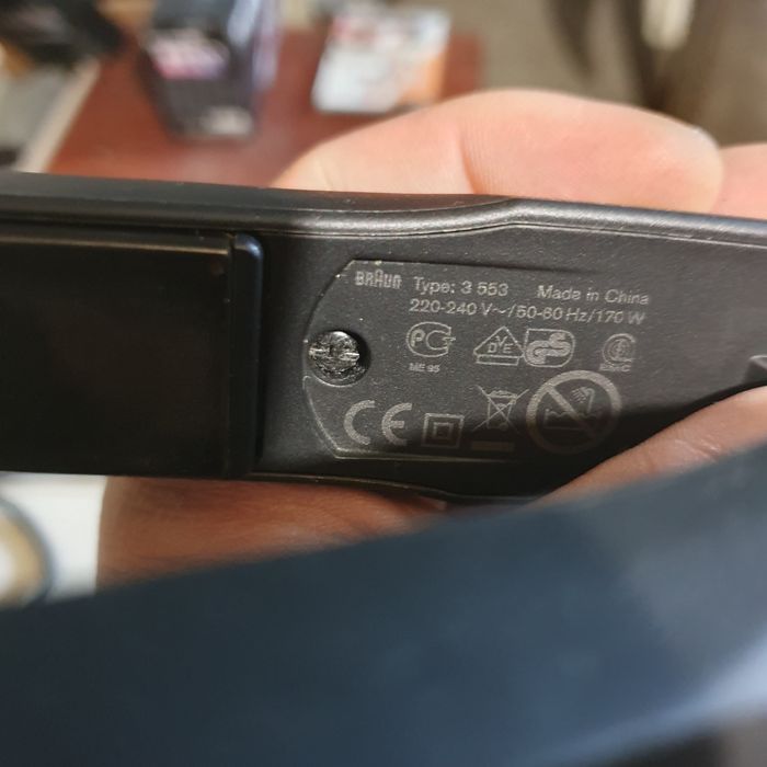 Placa de îndreptat parul Braun 3553 170w