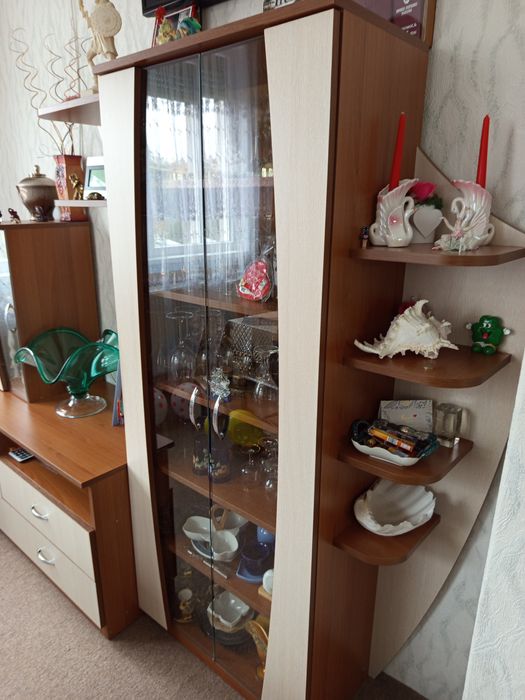 Продавам секция в отлично състояние